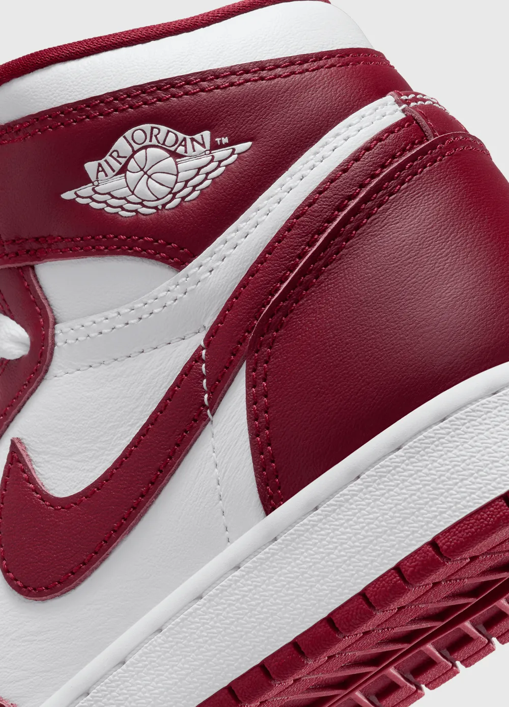 Air Jordan 1 Retro High OG 'Team Red' Sneakers (GS)