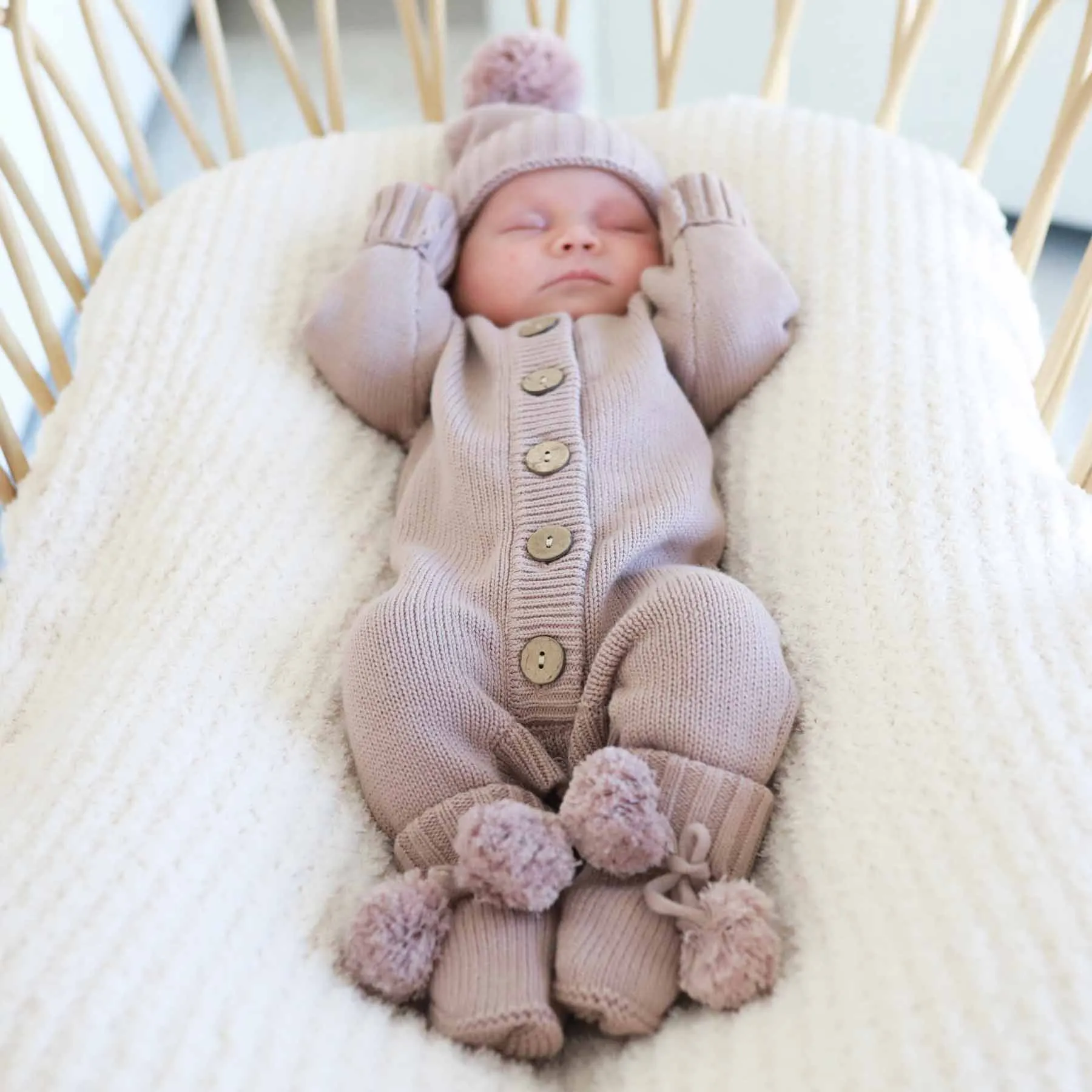 Knit Pom Pom Baby Booties | Iris*