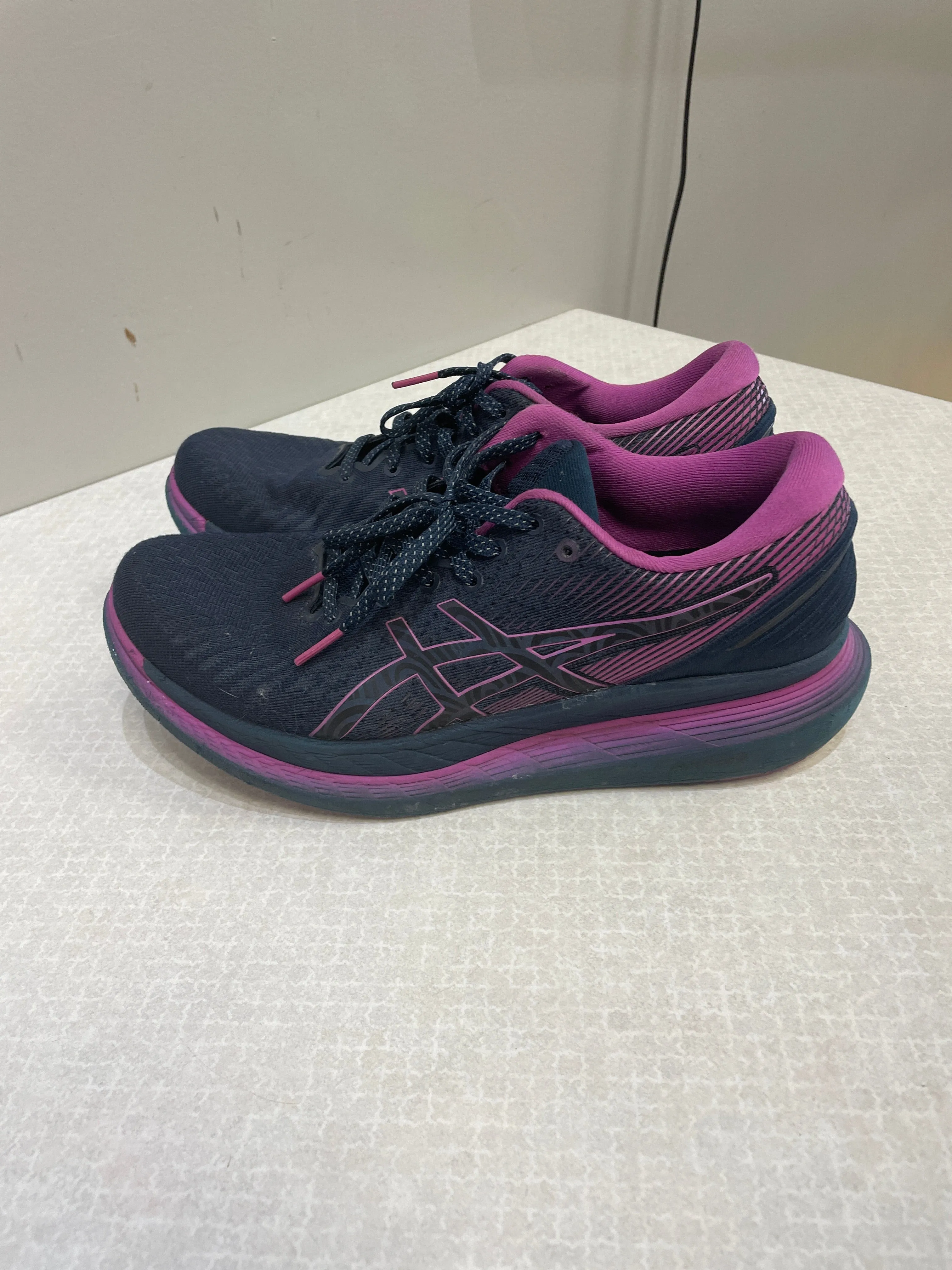 Shoes Athletic By Asics In Grey & Purple, Size: 9.5